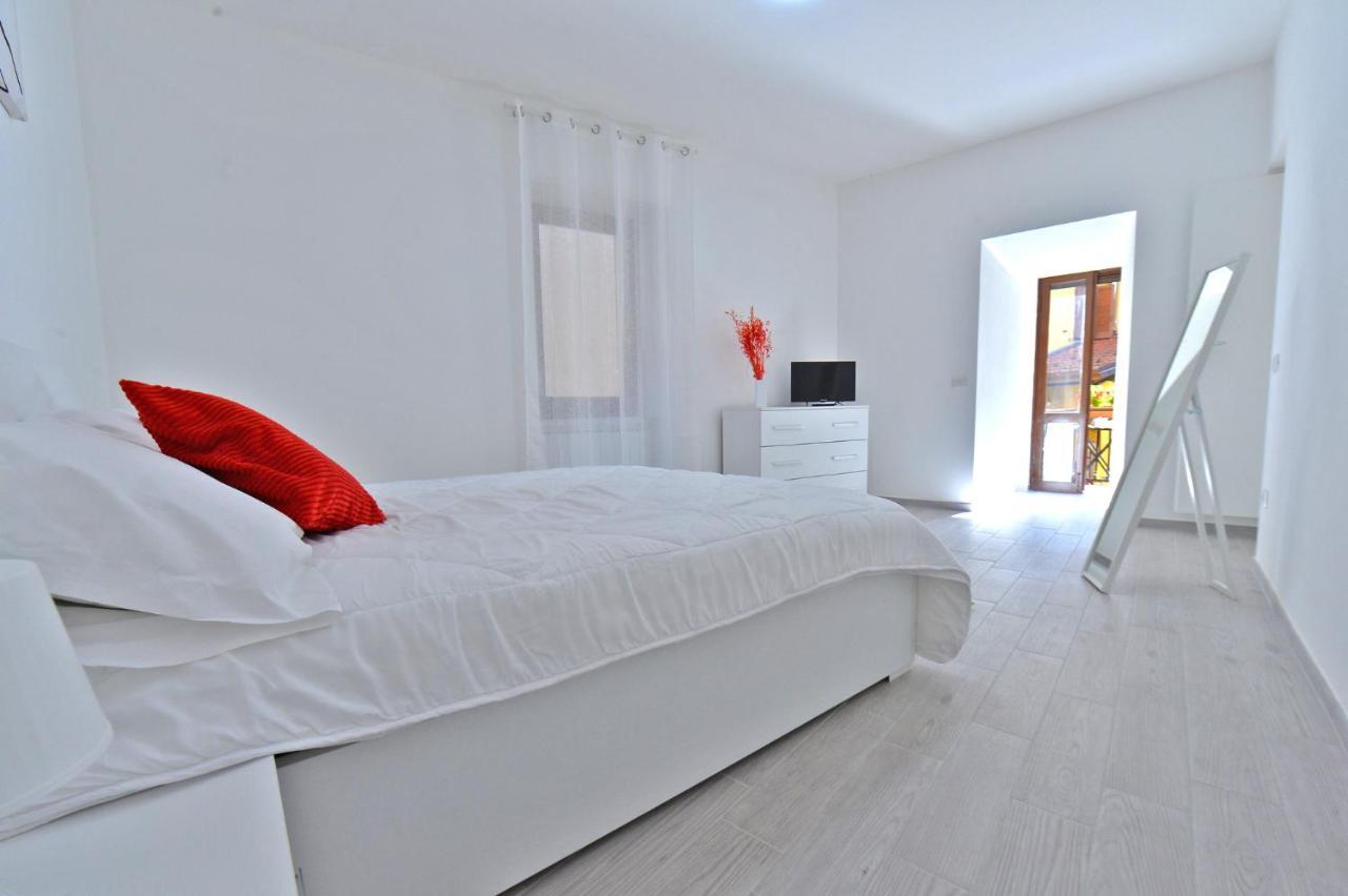 Villa Casa Carma Porto Ceresio Esterno foto