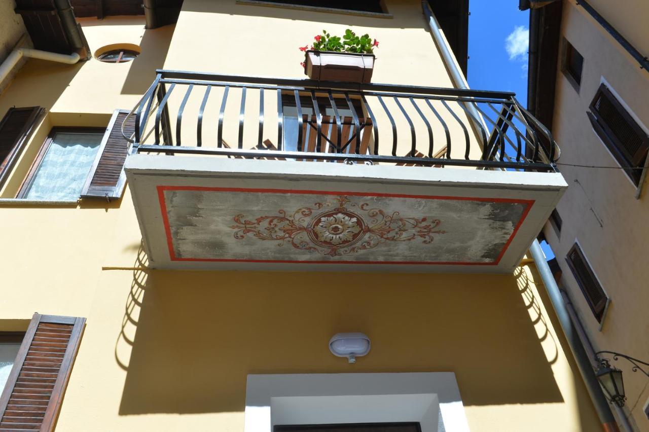 Villa Casa Carma Porto Ceresio Esterno foto