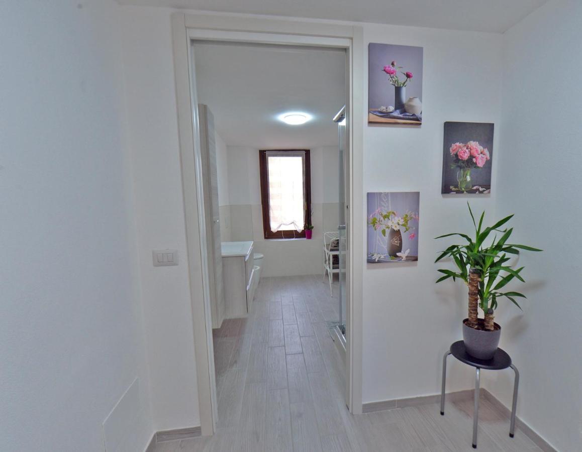 Villa Casa Carma Porto Ceresio Esterno foto