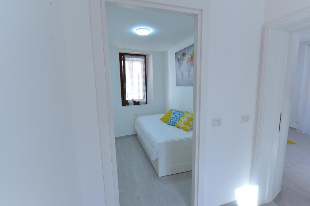 Villa Casa Carma Porto Ceresio Esterno foto